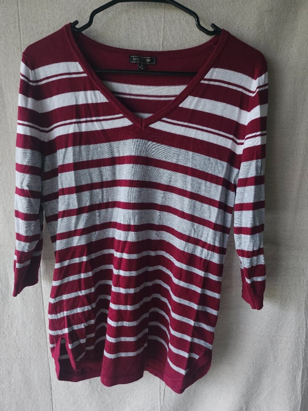 Letty & Me Medium Maroon Gray Striped Ribbed V-Neck Long Sleeve Sweater